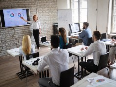 Does Social Learning Benefit People Of All Socioeconomic Backgrounds? employee training